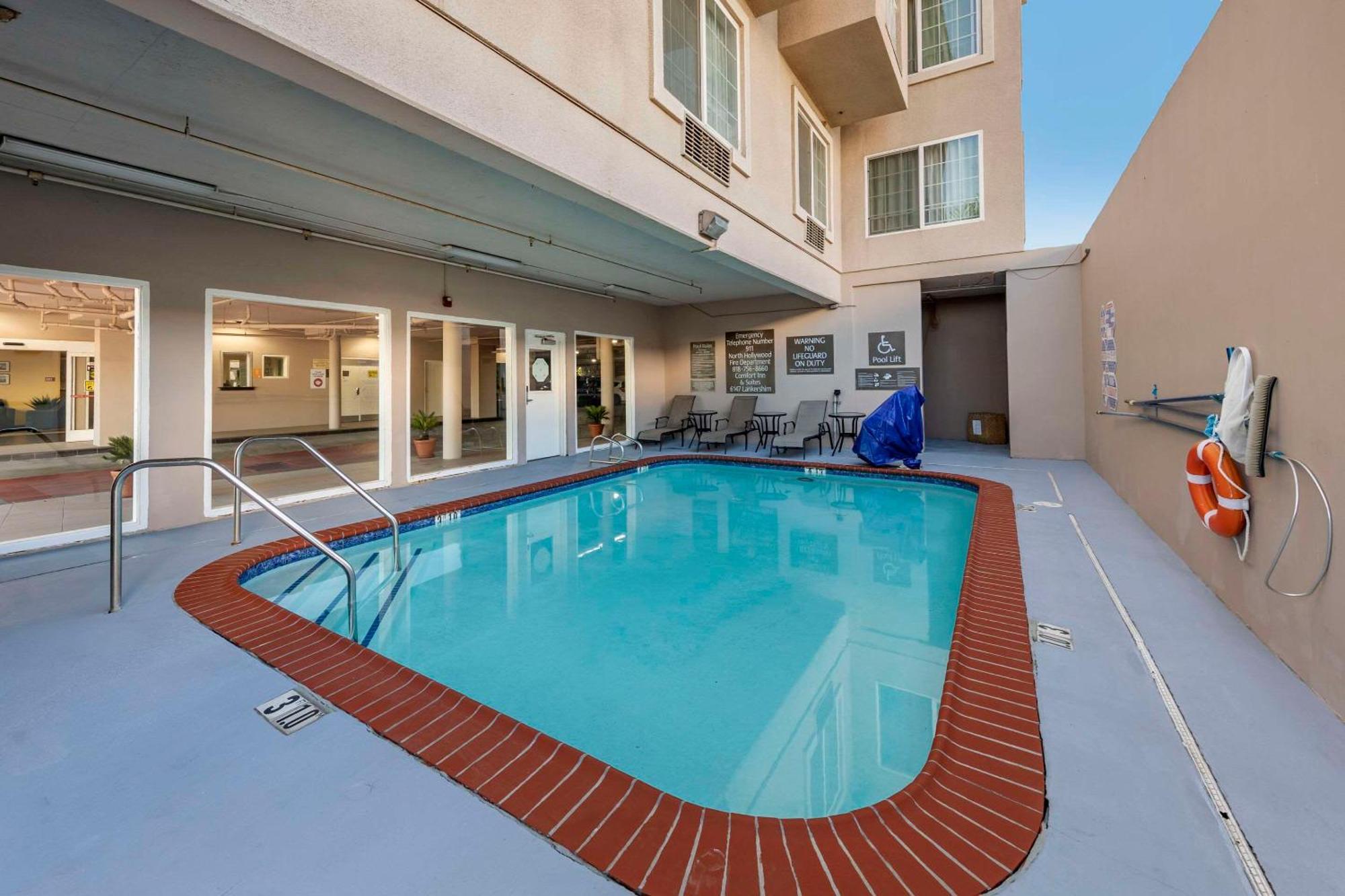 Comfort Inn & Suites Near Universal - N Hollywood - Burbank Los Ángeles Exterior foto
