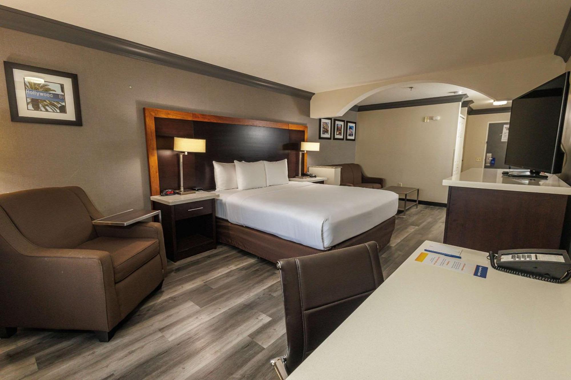 Comfort Inn & Suites Near Universal - N Hollywood - Burbank Los Ángeles Exterior foto